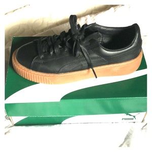 Puma shoes barely worn